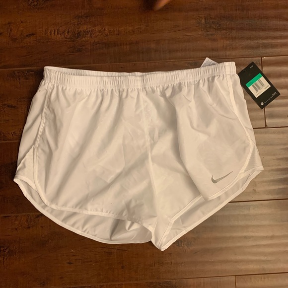 Nike Logo Print Shorts-XL - Picture 2 of 6